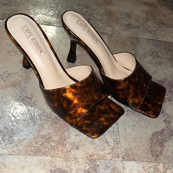 Cheetah print square toe heels - Picture 1 of 3